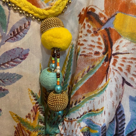 Bright flowy top - Picture 2 of 3